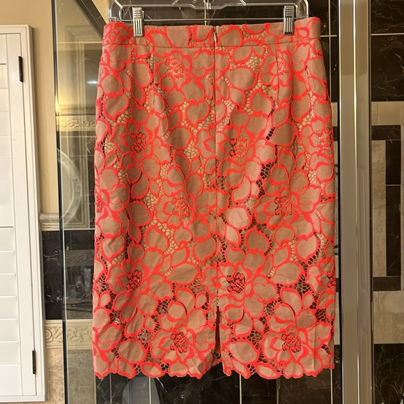 Trina Turk pensil skirt, size 8, NWT. - Picture 6 of 8